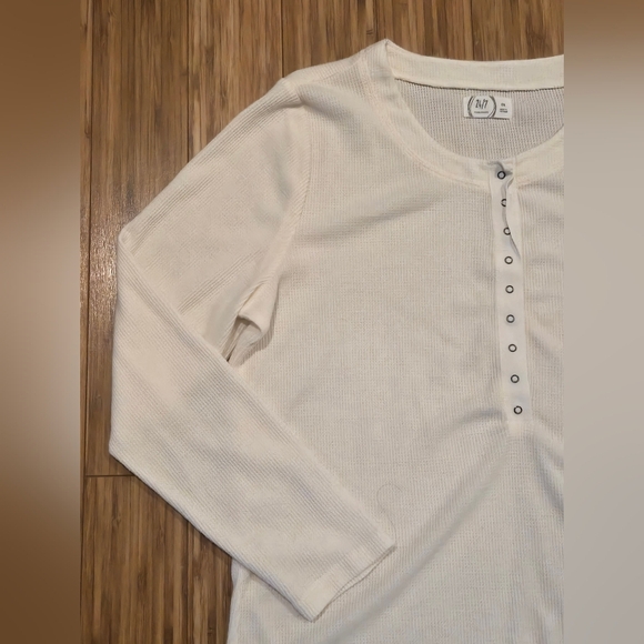 NWOT Maurcies Long Sleeve Top - Picture 5 of 7